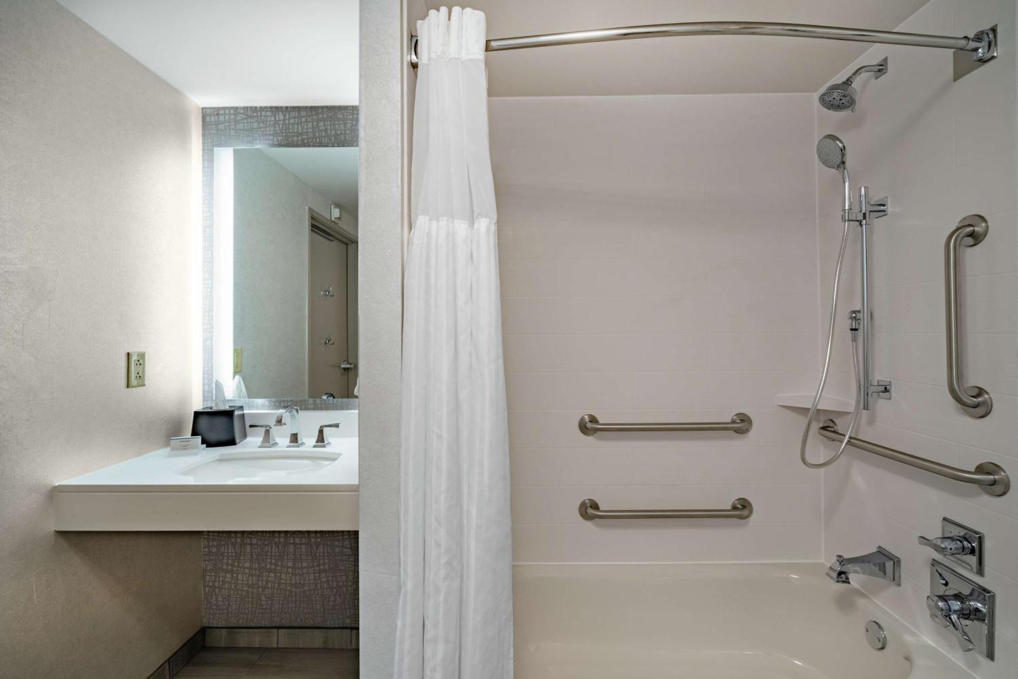 Hilton Garden Inn Louisville East Eksteriør billede