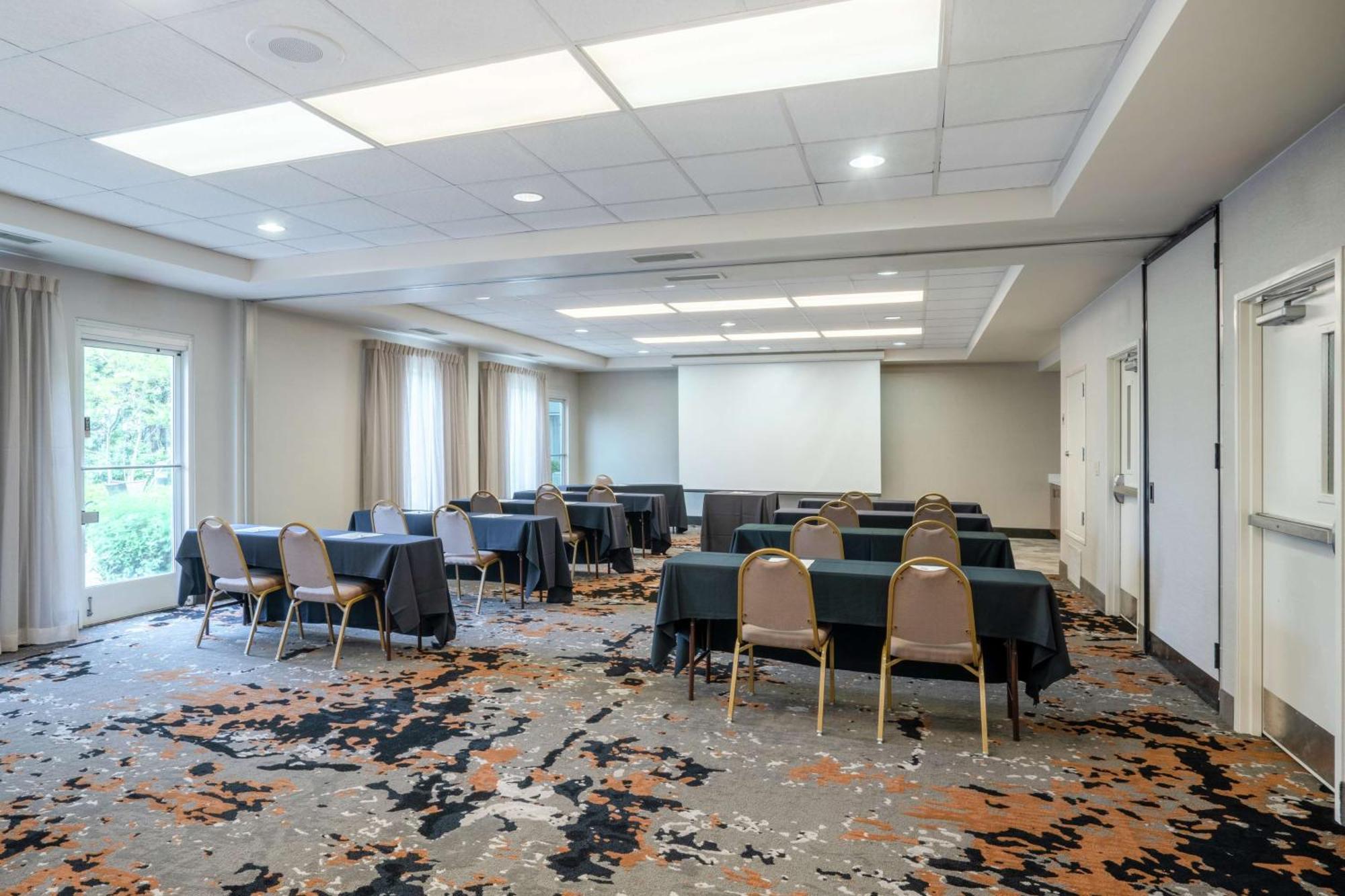 Hilton Garden Inn Louisville East Eksteriør billede